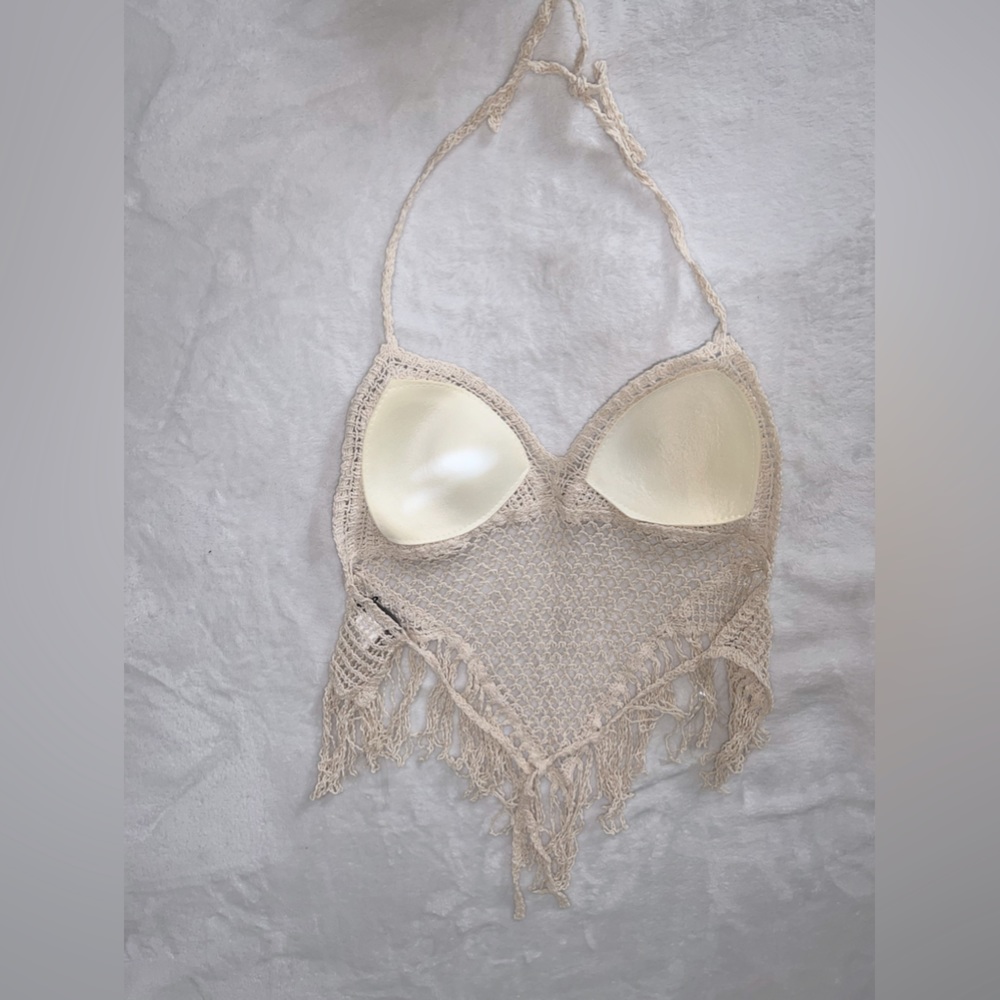 Cute top beach. Cream color. Size L